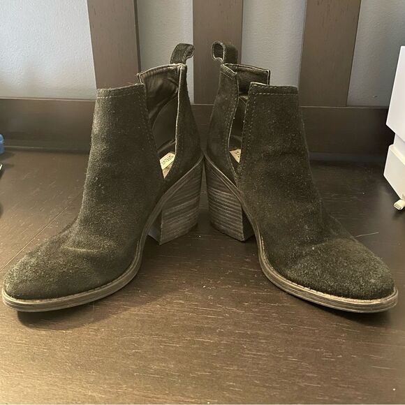 Steve Madden Sharini Black Suede Leather Block Heel Booties Women’s Size 7.5 - Picture 8 of 8